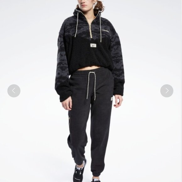 NEW Reebok Classics Winter Escape Teddy Bear Fleece Halfzip Jacket - Picture 2 of 12